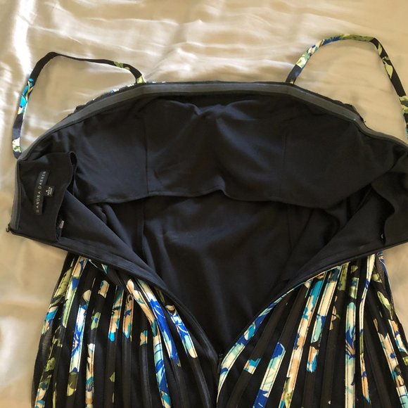 Price Drop!! Gorgeous Full-Skirt Calf Length Dress - Picture 8 of 10